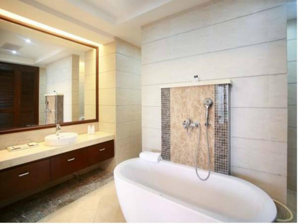 Kangte Wangfu Hotel Of Resort And Conference Саня Екстериор снимка
